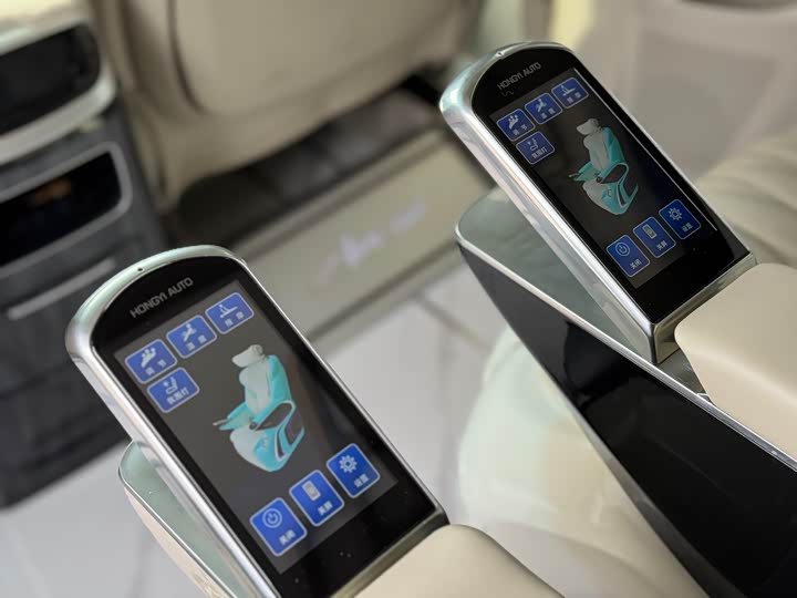 Фото 8 - Buick GL8 ES