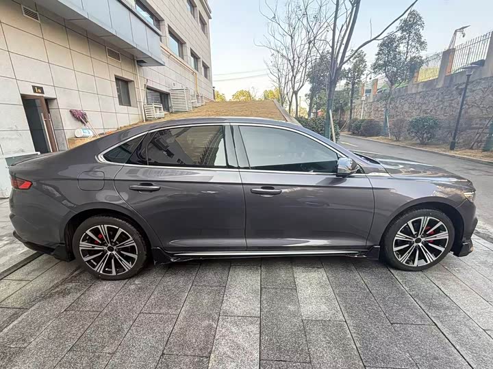 Photo 3 - Geely Preface