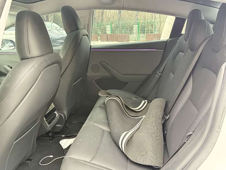 Фото 5 - Tesla Model 3