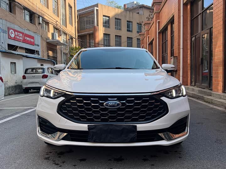 Фото 3 - Ford Escort