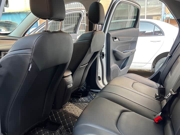 Фото 9 - Ford Escort