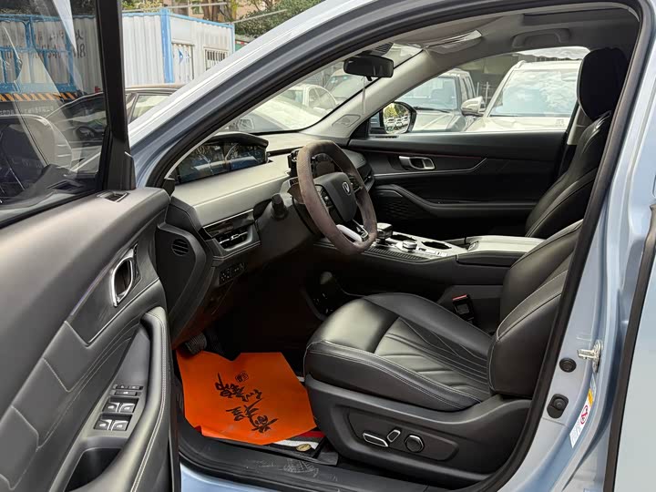 Фото 8 - Changan UNI-K