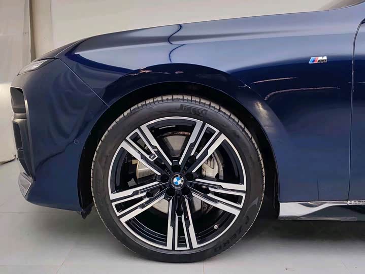 Фото 4 - BMW 7 Series