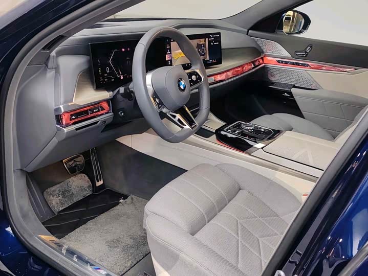 Фото 5 - BMW 7 Series