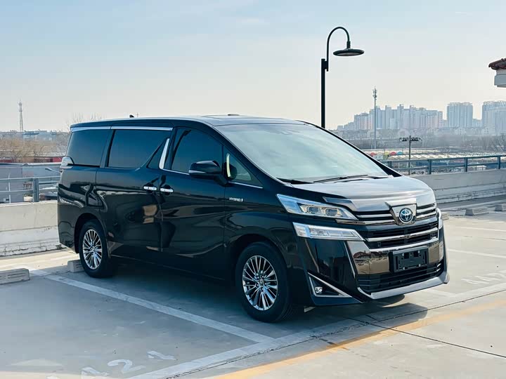 Фото 3 - Toyota Vellfire