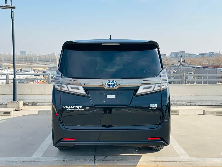 Фото 5 - Toyota Vellfire