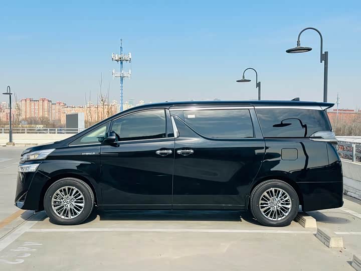 Фото 7 - Toyota Vellfire