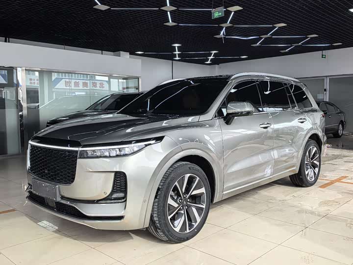 Фото 1 - LiXiang One