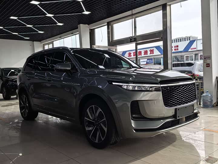 Фото 3 - LiXiang One