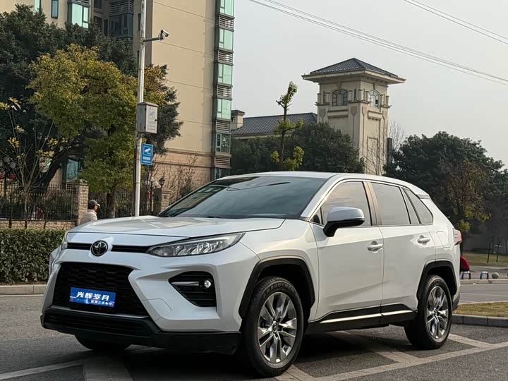 Фото 1 - Toyota Wildlander