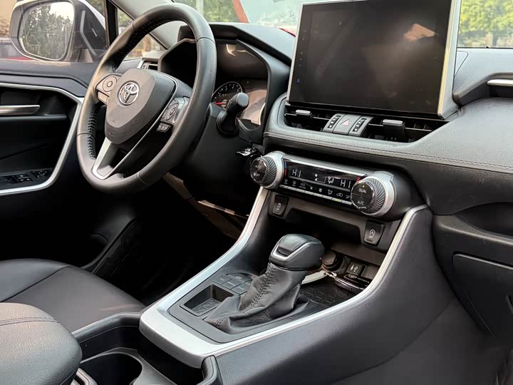 Фото 7 - Toyota Wildlander