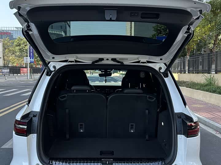 Фото 7 - LiXiang One