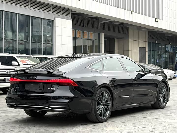 Фото 9 - Audi A7