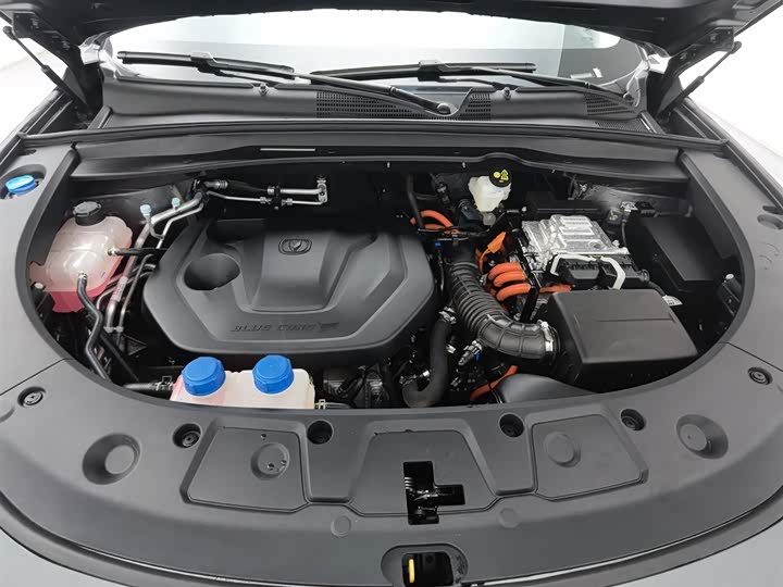 Фото 6 - Changan UNI-K Hybrid