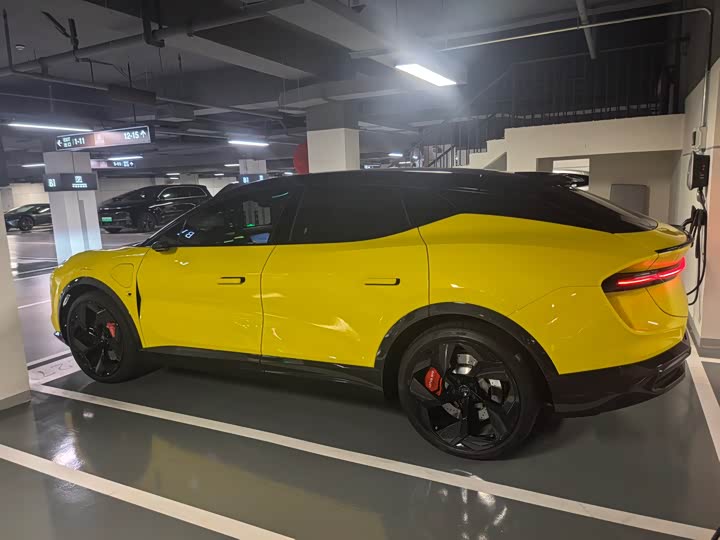 Фото 5 - Lotus Eletre