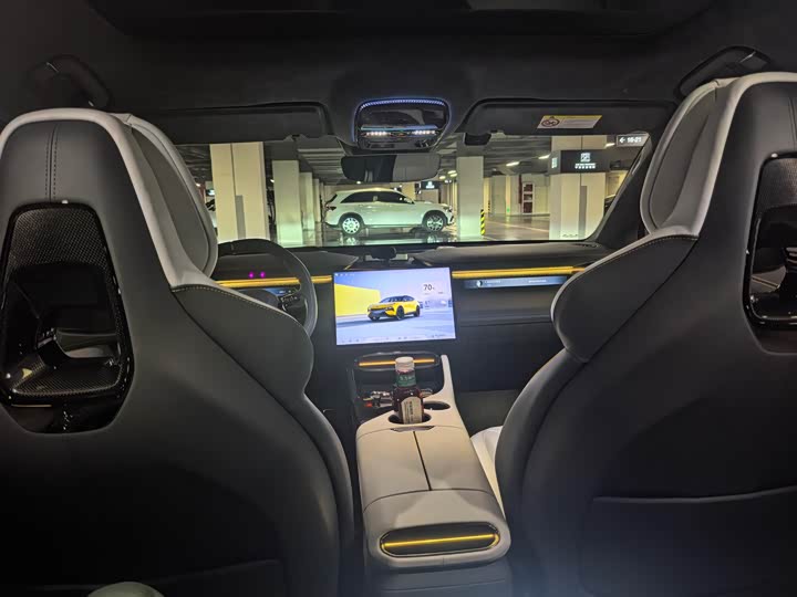 Фото 8 - Lotus Eletre