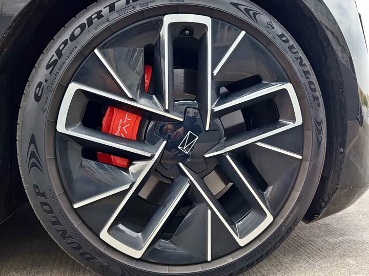 Фото 8 - Avatr 12