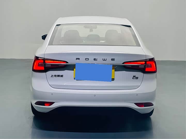 Фото 5 - Roewe i5