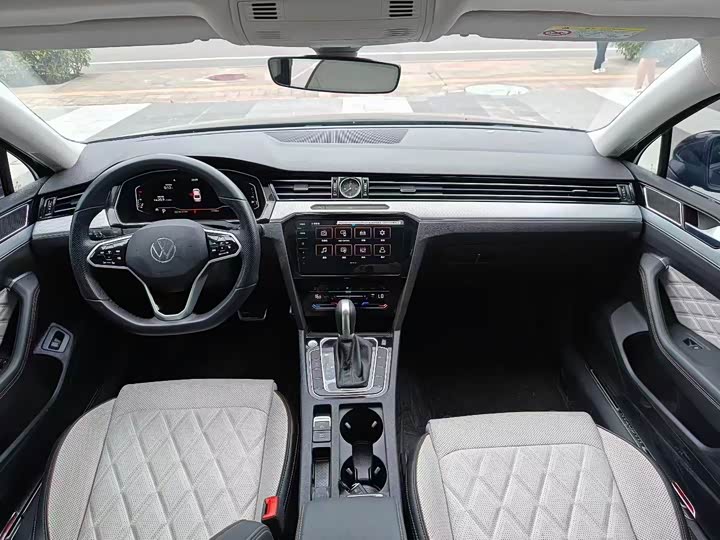 Фото 5 - Volkswagen Magotan