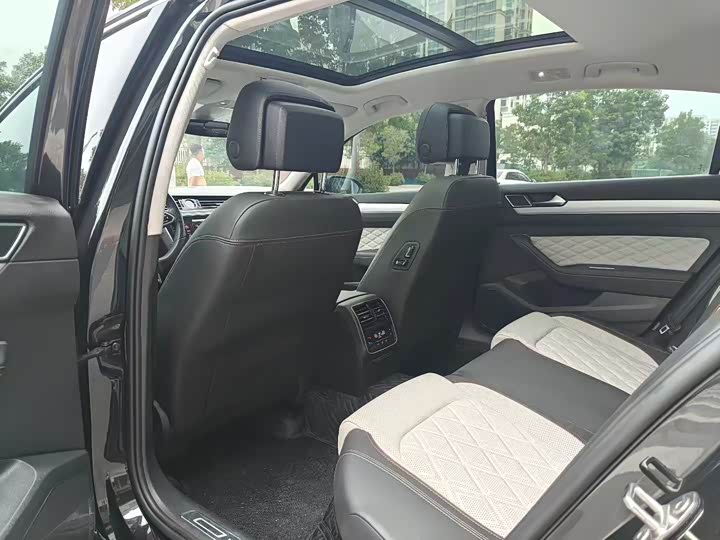 Фото 6 - Volkswagen Magotan