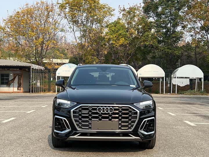 Фото 2 - Audi Q5L