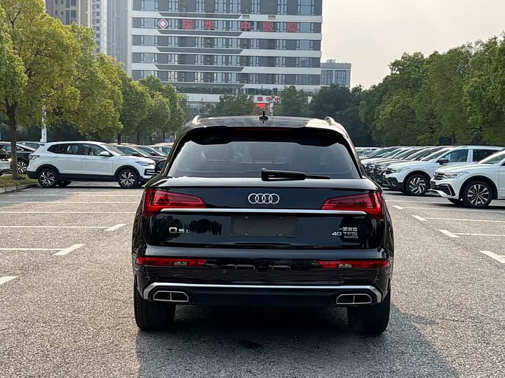 Фото 5 - Audi Q5L