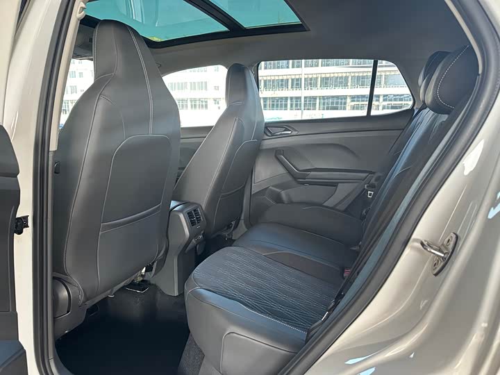 Фото 5 - Volkswagen T-Cross