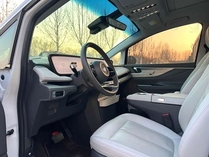 Фото 6 - Buick GL8 ES