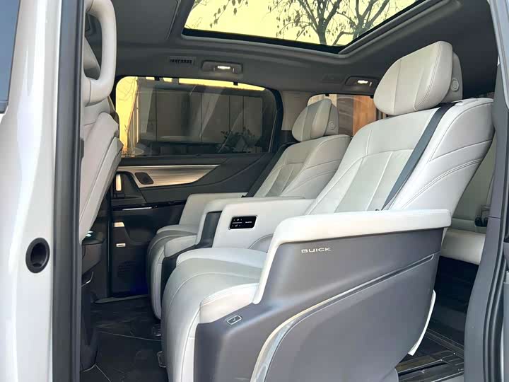 Фото 8 - Buick GL8 ES