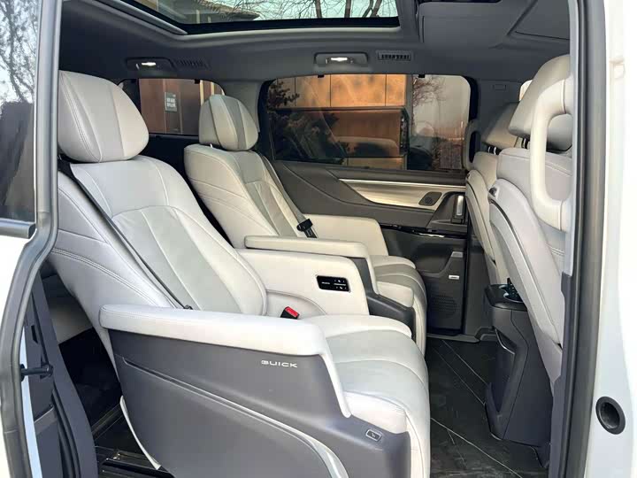 Фото 9 - Buick GL8 ES