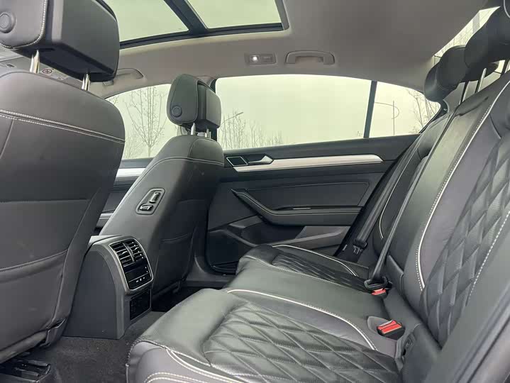 Фото 8 - Volkswagen Magotan GTE Hybrid