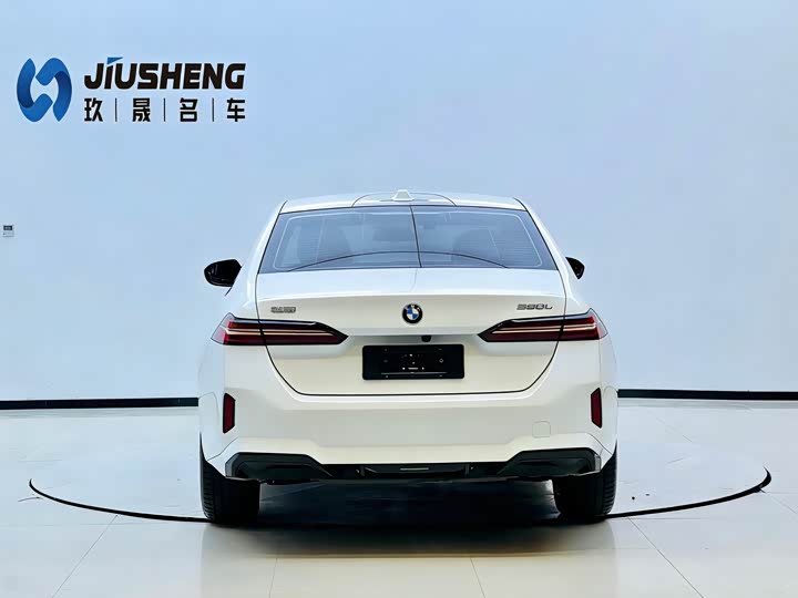 Фото 2 - BMW 5 Series