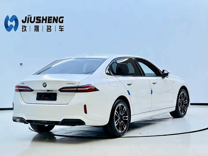 Фото 6 - BMW 5 Series