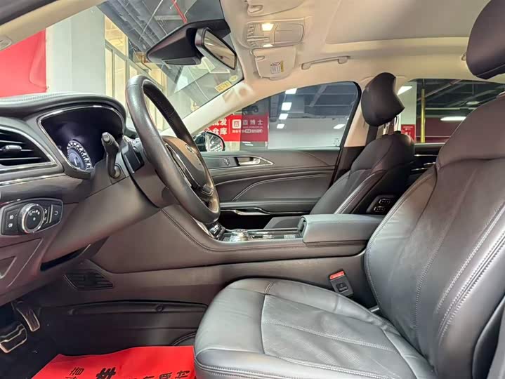 Фото 7 - Ford Taurus