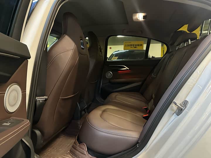 Фото 5 - BMW 1 Series