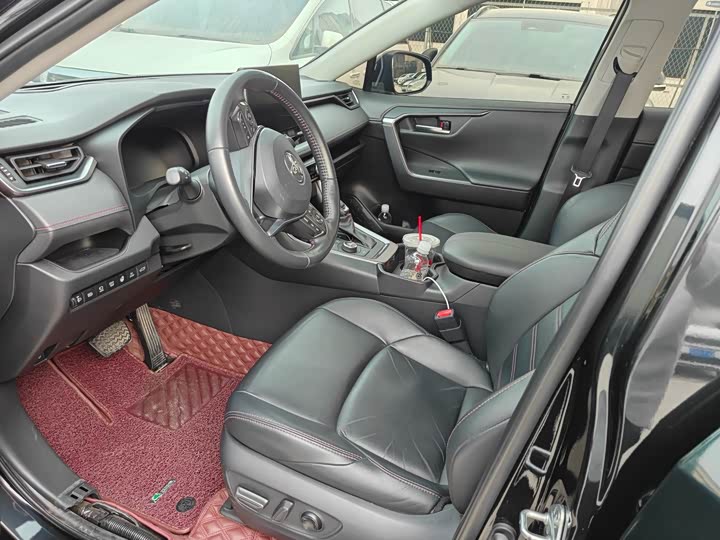 Фото 8 - Toyota Wildlander Hybrid