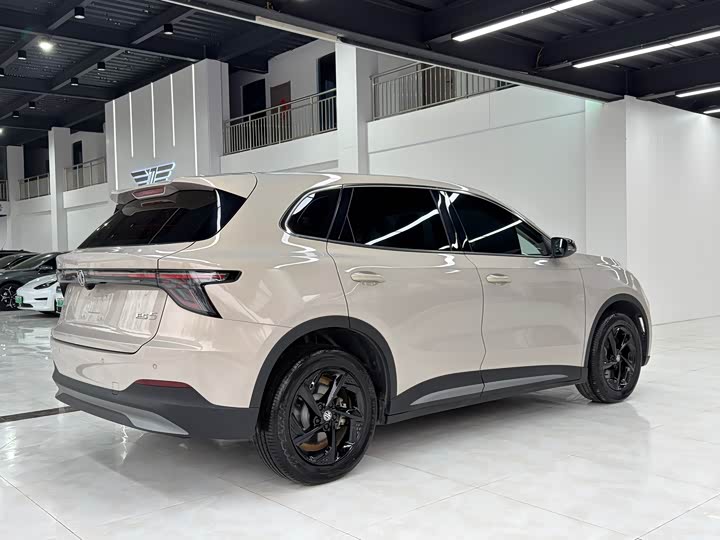 Фото 7 - MG Motor ES5