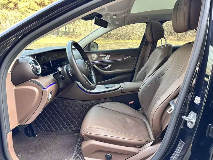 Photo 4 - Mercedes-Benz E-Class