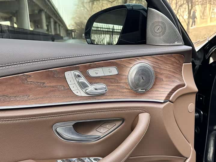 Photo 7 - Mercedes-Benz E-Class