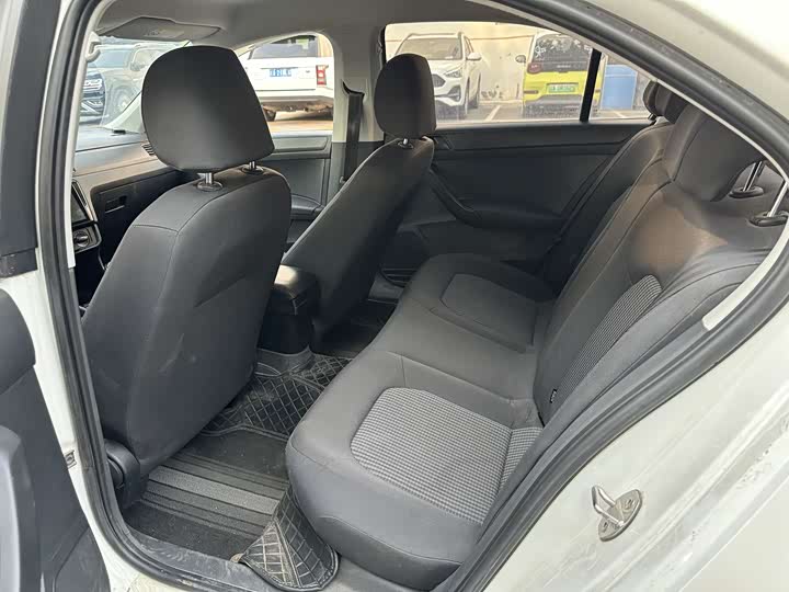 Фото 6 - Volkswagen Santana