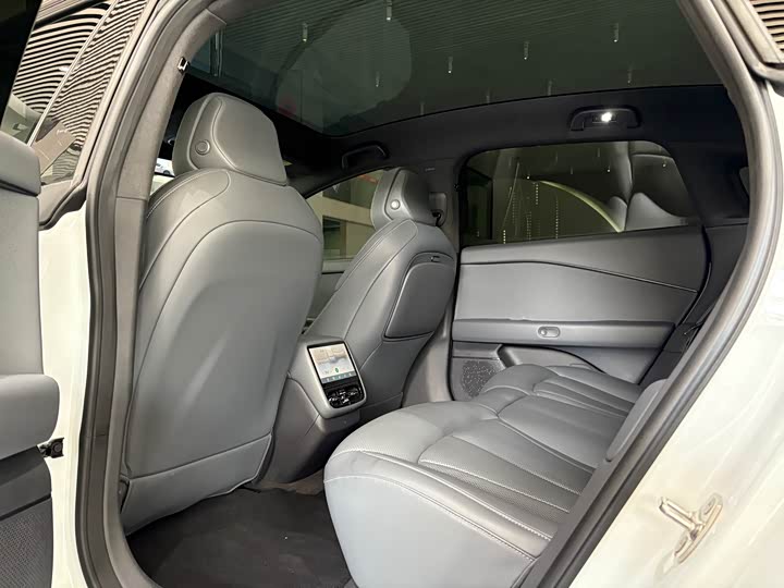 Фото 6 - XPeng F57