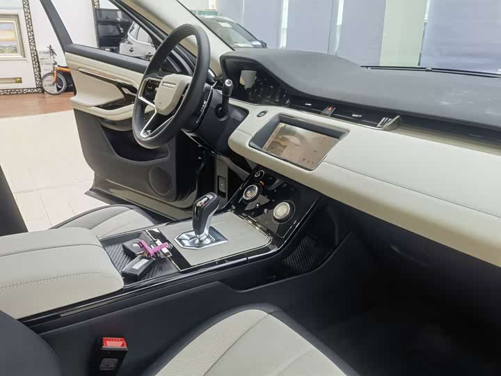 Фото 7 - Land Rover Range Rover Evoque L Hybrid