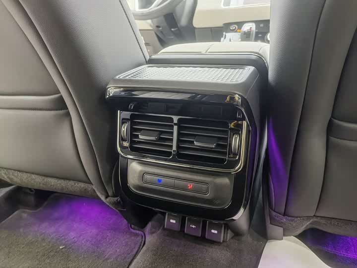 Фото 8 - Land Rover Range Rover Evoque L Hybrid