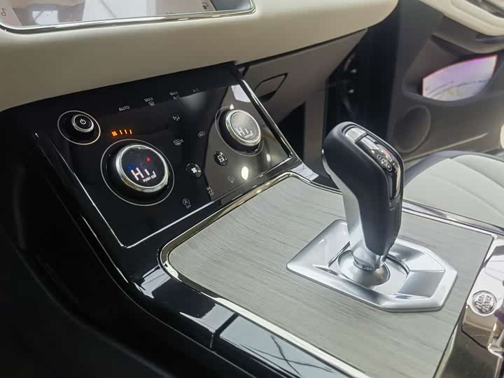 Фото 9 - Land Rover Range Rover Evoque L Hybrid