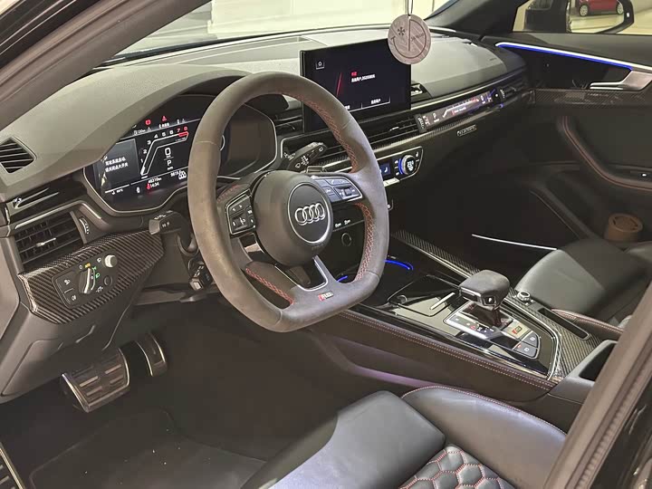 Фото 4 - Audi RS 4