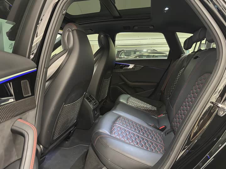 Фото 6 - Audi RS 4