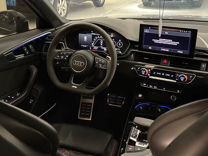 Фото 8 - Audi RS 4