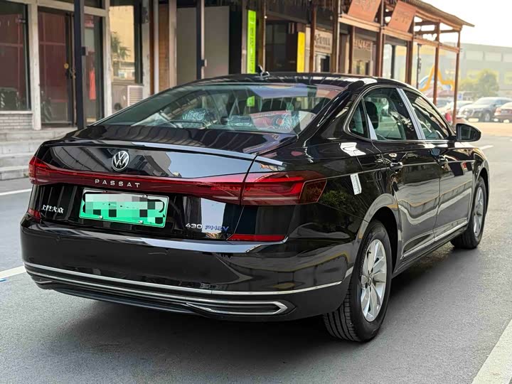 Фото 7 - Volkswagen Passat Hybrid