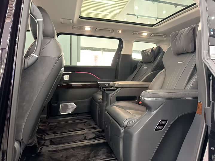 Фото 9 - Hongqi HQ9 Hybrid