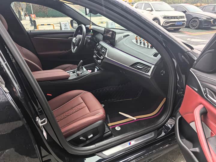 Фото 6 - BMW 5 Series